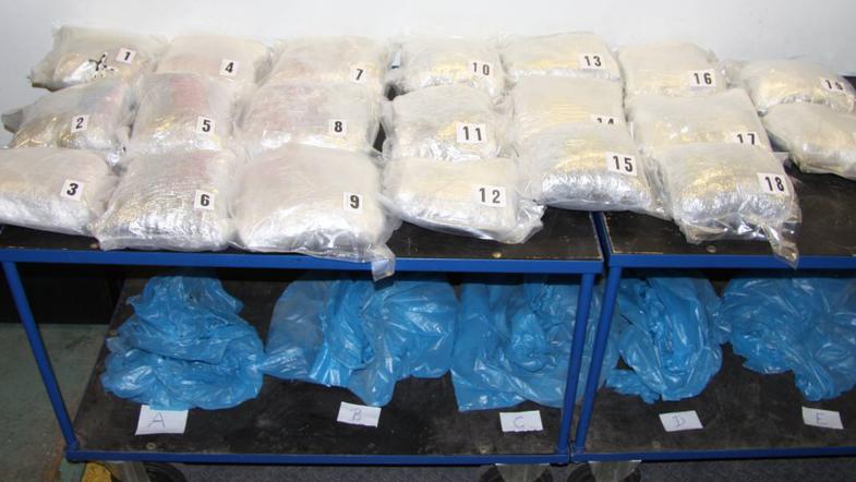 Tovornjak na Obrežju s 23 kg konoplje