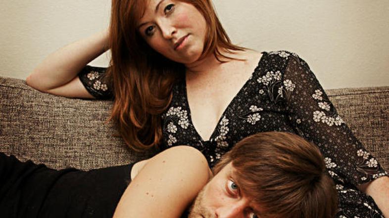 Partnerja si morata pomagati sprostiti se drug ob drugem.