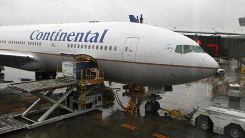 Letalo bo najverjetneje nemoteno nadaljevalo pot v Houston.