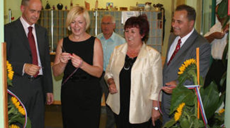 Čeprav stanovalci že skoraj eno leto živijo v novem prizidku, so ga s slavnostni