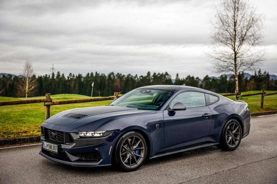 Ford Mustang Dark Horse