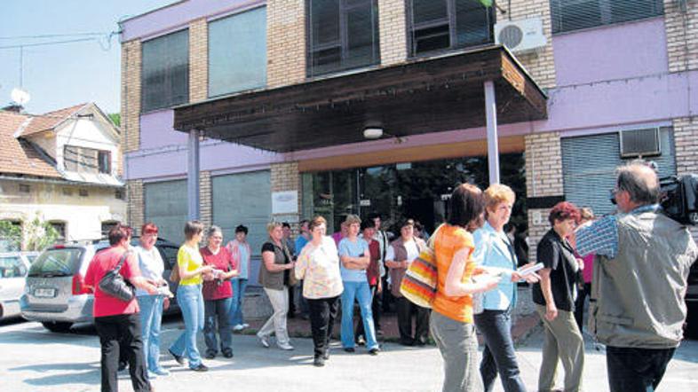 Delavke Intima Designa naj bi plače in regres prejele do 15. septembra