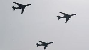 kitajska vojska kitajska letala kitajska vojaška letala