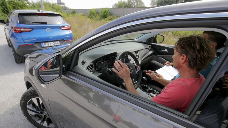 Parkiranje z grandland X