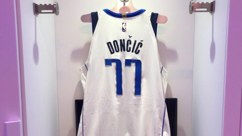 Dončić dres