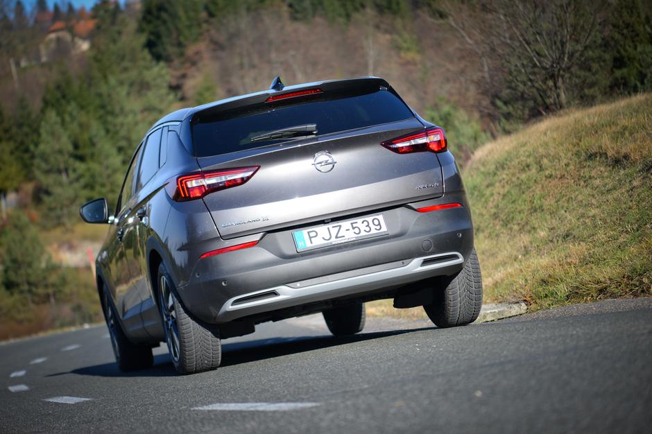 PRIMA test C-suv | Avtor: Ciril Komotar/Komotar minuta