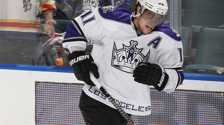 Anže Kopitar je vpisal svojo 20. podajo v letošnji sezoni, njegovi Kralji pa nov