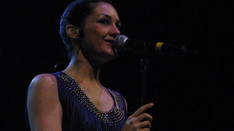 Mando je publika dobro sprejela.