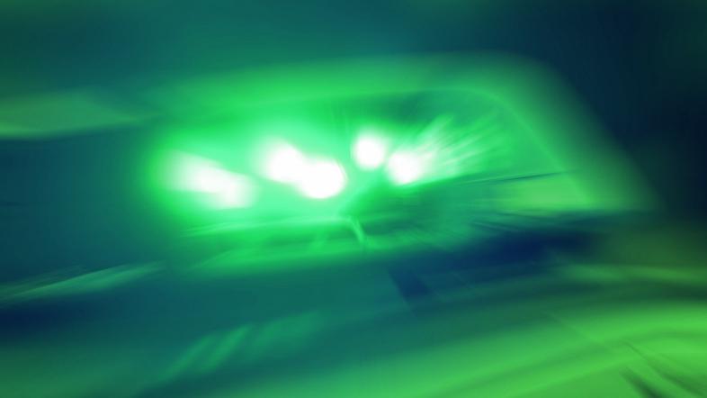 Zelena utripajoča luč