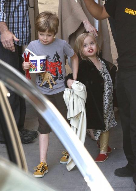 Vivienne Jolie-Pitt, Angelina Jolie, Shiloh Jolie-Pitt