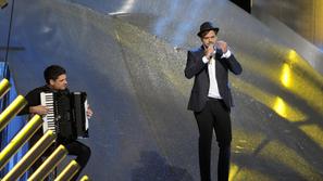 slovenska popevka Andraž Hribar 