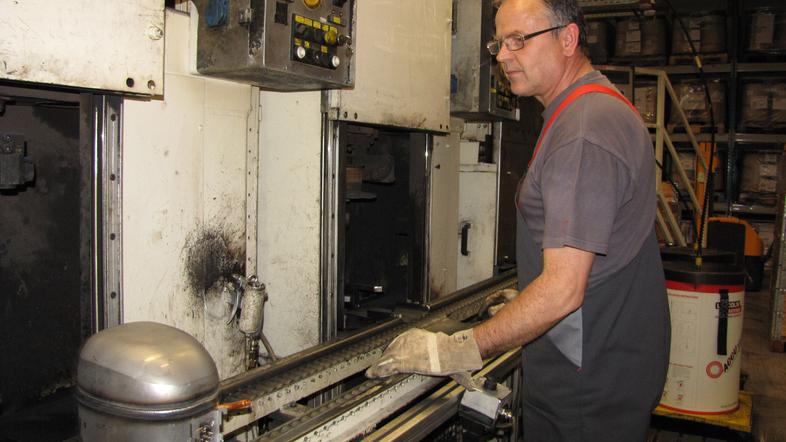 Na Slovaško bodo nazadnje preselili montažno linijo, na kateri je zaposlenih naj