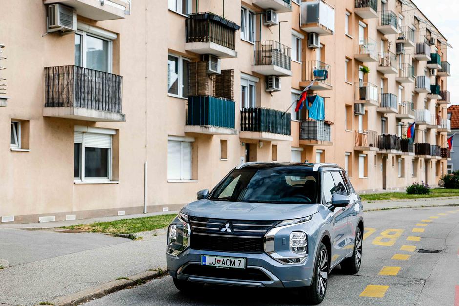 Mitsubishi Outlander PHEV | Avtor: Saša Despot