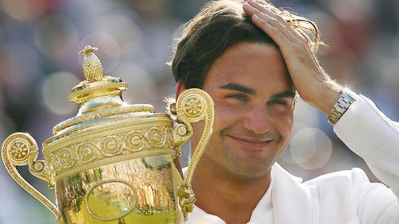 Ali se bo Roger Federer takole smejal tudi po končanem turnirju v Wimbledonu?