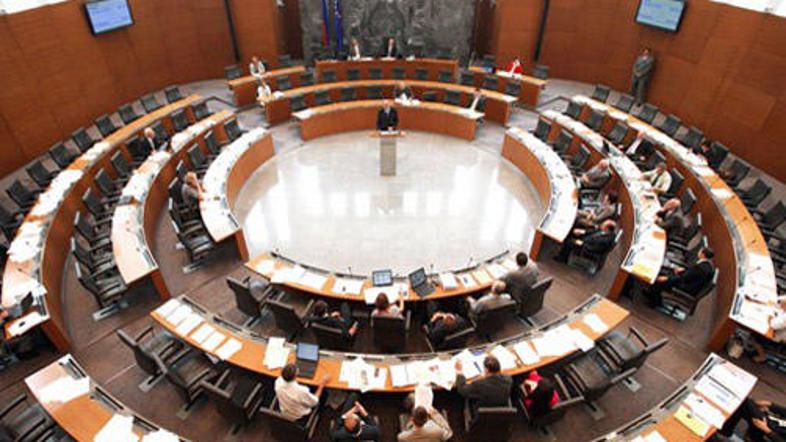 DZ bo kot prvi parlament na svetu postal Unicefova varna točka, s čimer se pridr