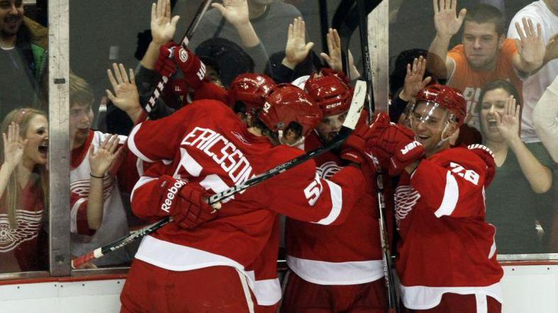 Detroit je Vancouvru nasul kar pet zadetkov. (Foto: Reuters)