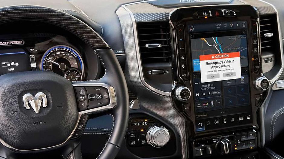 EVAS, sistem za opozarjanje voznikov na približevanje intervencijskih vozil | Avtor: Stellantis