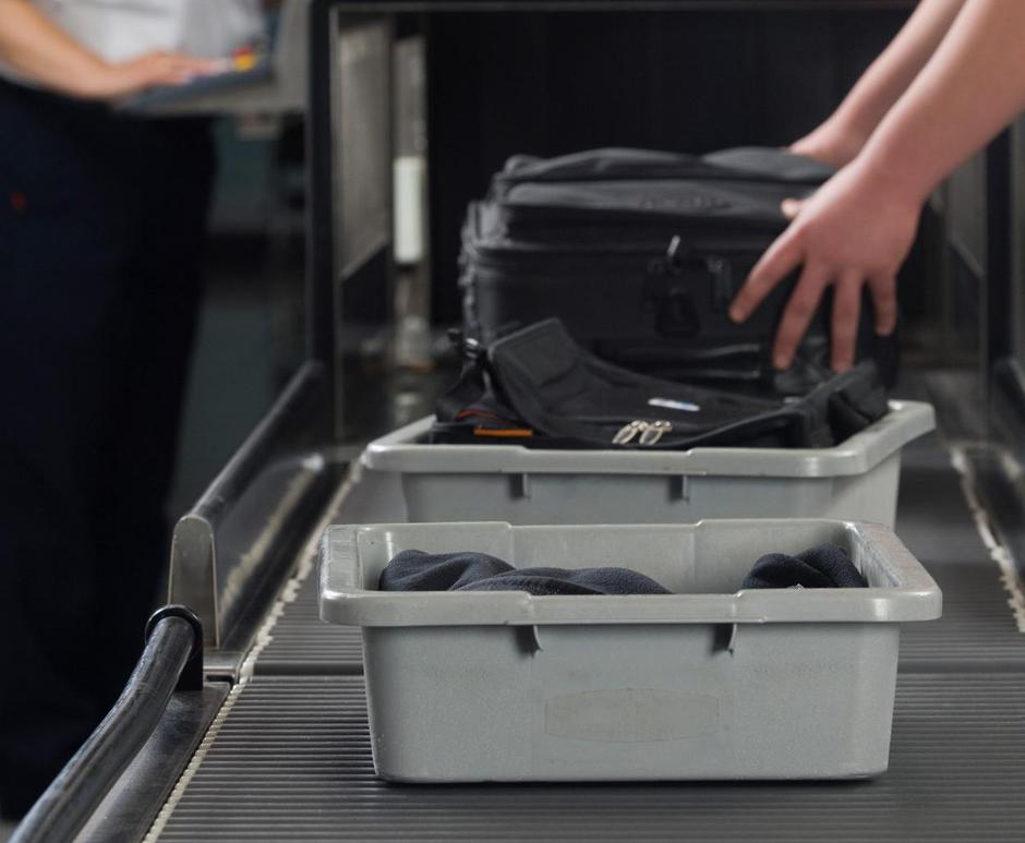 letališče prtljaga kontrola | Avtor: Profimedia