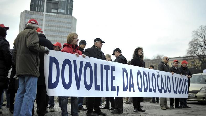 Protestni shod proti referendumu