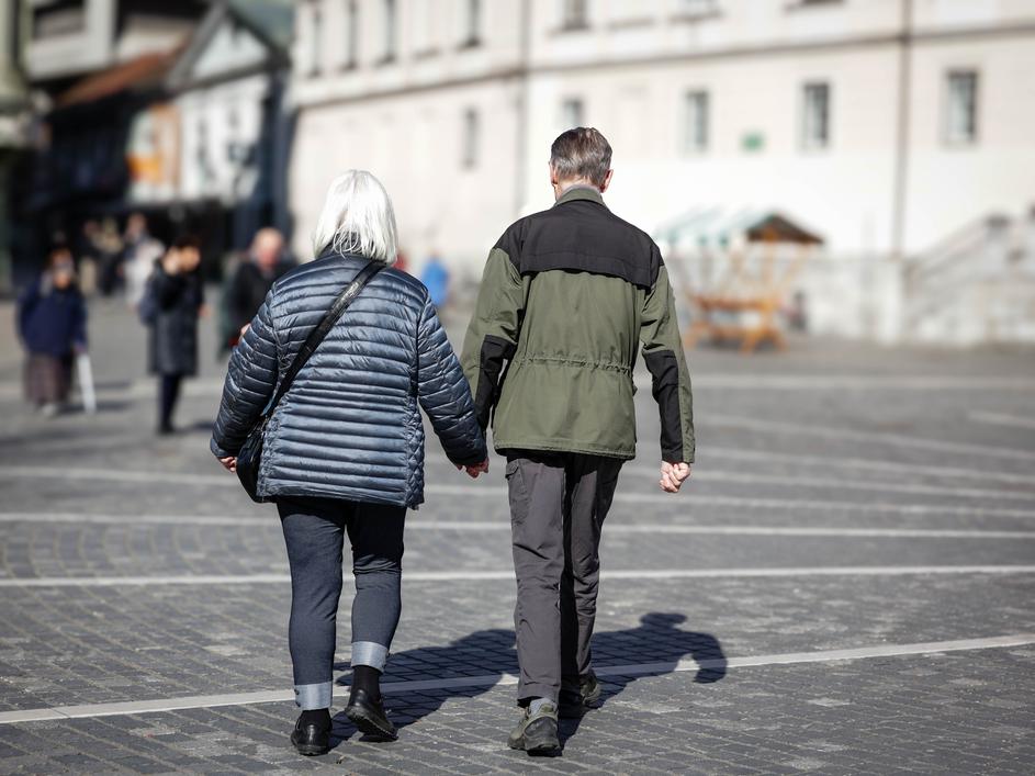 starejši, upokojenci