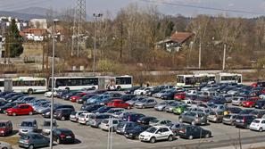 Parkirišče na Dolgem mostu