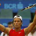Carlos Moya še čaka na nasprotnika v finalu.