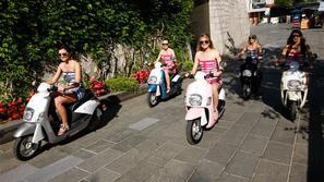 Tomosov lektrični skuter e-lite