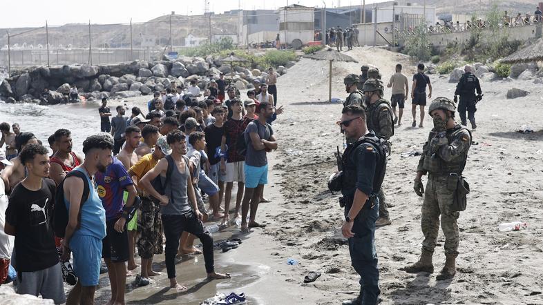 Ceuta migranti