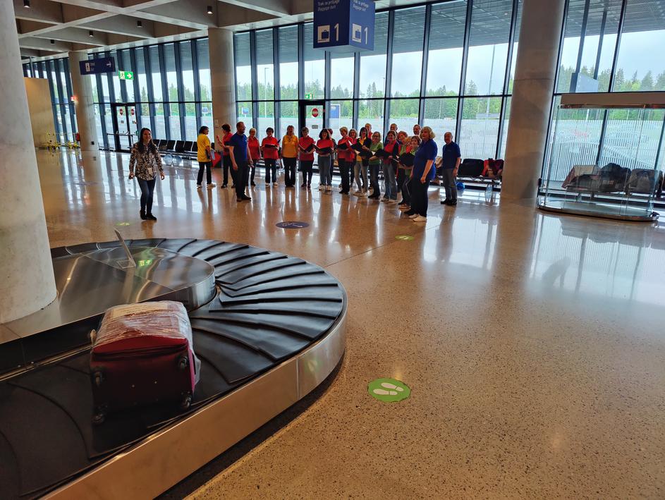 Mešani pevski zbor RETRO, SCT