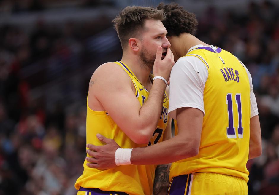 Luka Dončić in Jaxson Hayes | Avtor: Profimedia