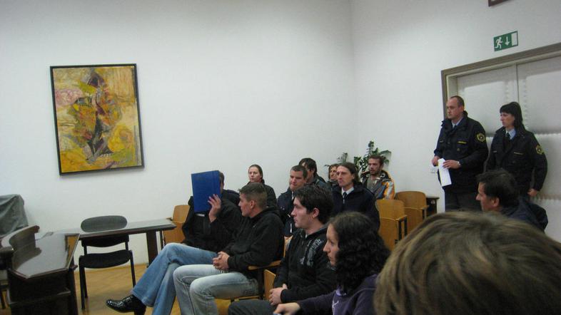 Vse obdolžene razen Souissijeve so pripeljali iz pripora. (Foto: Nada Černič Cve