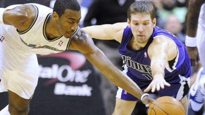 Beno Udrih (desno) se je izkazal z dvojnim dvojčkom. (Foto: Reuters)