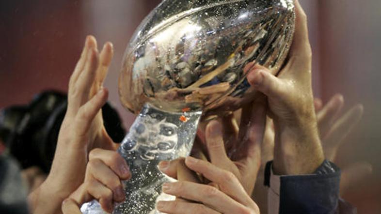 Lani so Lombardijev pokal dvignili Indianapolis Coltsi, največkrat doslej pa Dal