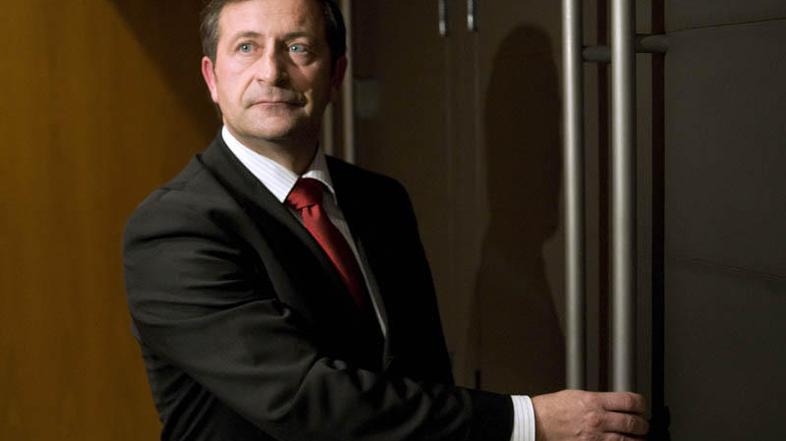 Erjavec je danes ponovil, da bi imela tožba za ničnost pogodbe s Patrio katastro