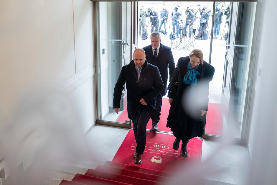 Jernej Vrtovec Tina Bregant Marko Lotrič predsedniki parlamentarnih strank pri predsednici Nataši Pirc Musar | Avtor: UPRS/Boštjan Podlogar