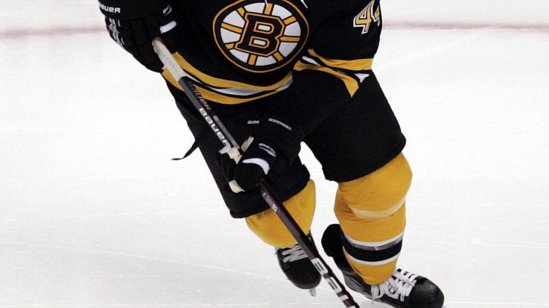 Dennis Seidenberg in soigralci so v torek zvečer zmagali s 5:2. ( Foto: Reuters)