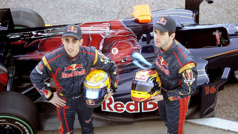 novi Toro Rosso 2010 Valencia Alguersuari Buemi