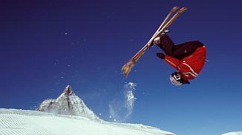 Švicarji in predvsem Švicarke so zagreto glasovali za najlepšega učitelja smučan