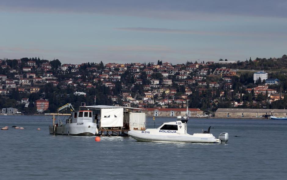 Hrvaški ribiči in hrvaška policija | Avtor: Goran Kovacic/PIXSELL