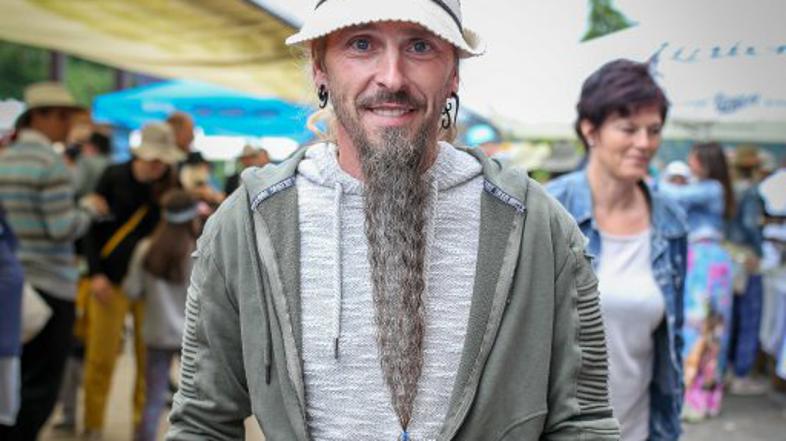 Marijan Novina, piknik, zvezde pod klobuki