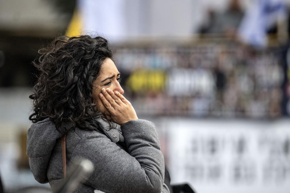 ženska čaka na trgu v Tel Avivu | Avtor: Profimedia