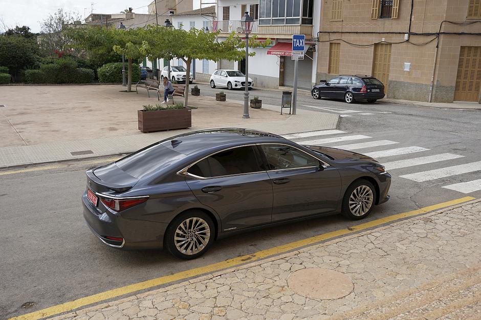 lexus ES | Avtor: Matija_Janežič