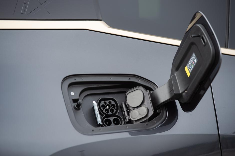 BMW iX | Avtor: Anže Petkovšek