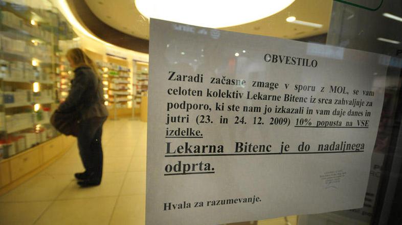 Takole so decembra v Lekarni Bitenc napovedali vnovično odprtje. (Foto: Anže Pet