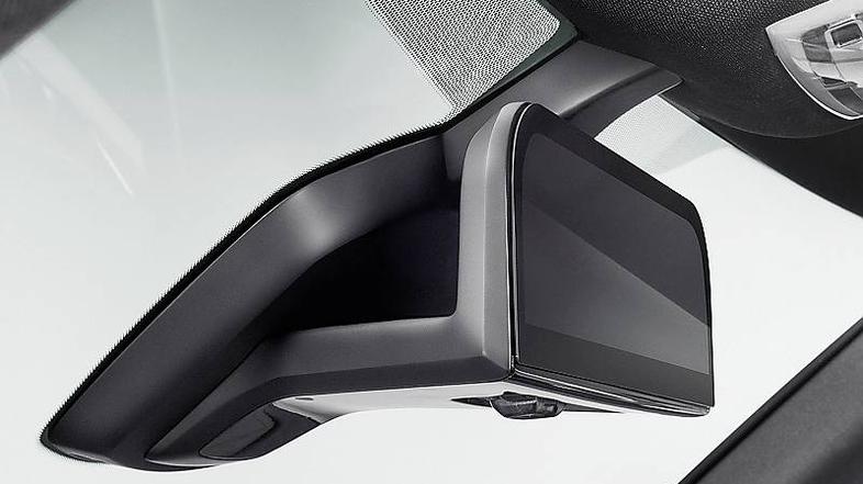 BMW digitalno ogledalo