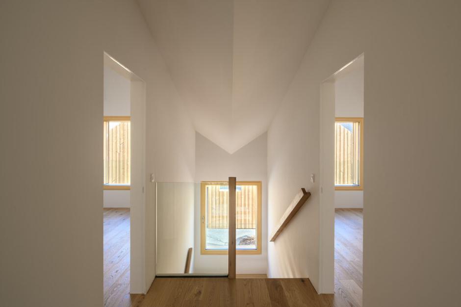 OHS rezidenca Jezero | Avtor: Miran Kambič