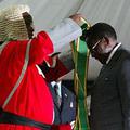 Mugabe ob prisegi