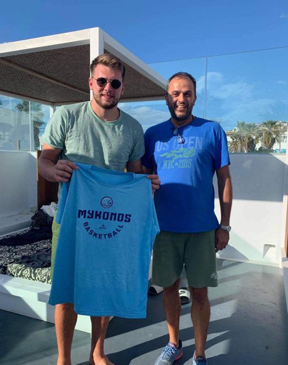 Mykonos Luka Dončić | Avtor: Reševalni pas/Twitter