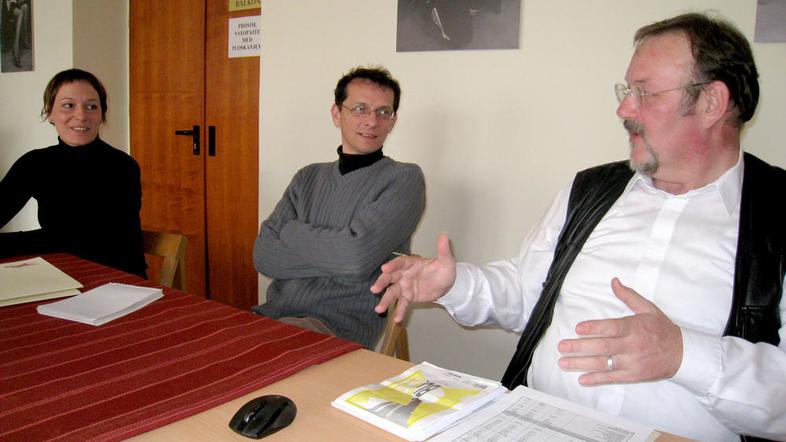 Špela Kalan Razinger in Toni Bogožalec, ki skrbita za program prireditev, ter An