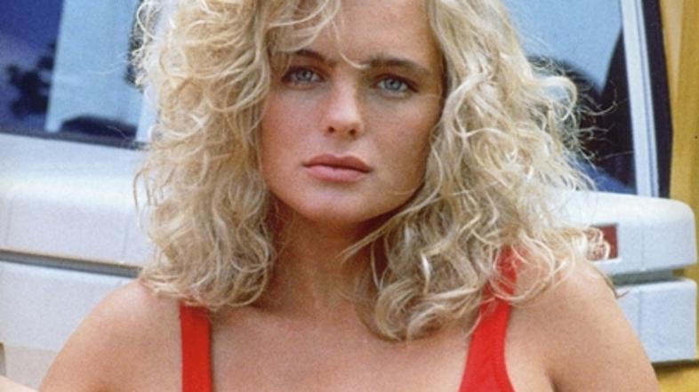 Erika Eleniak